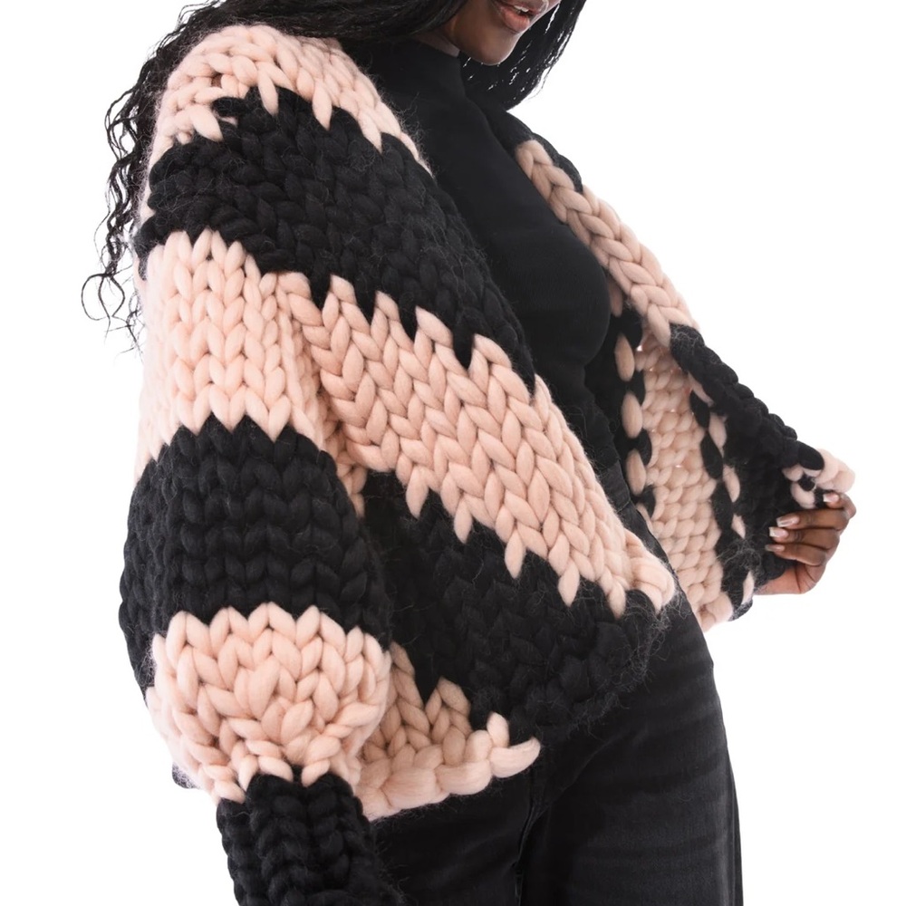 Hope Macaulay Chunky Knit Pink and Black Cardigan NWT - Picture 5 of 8